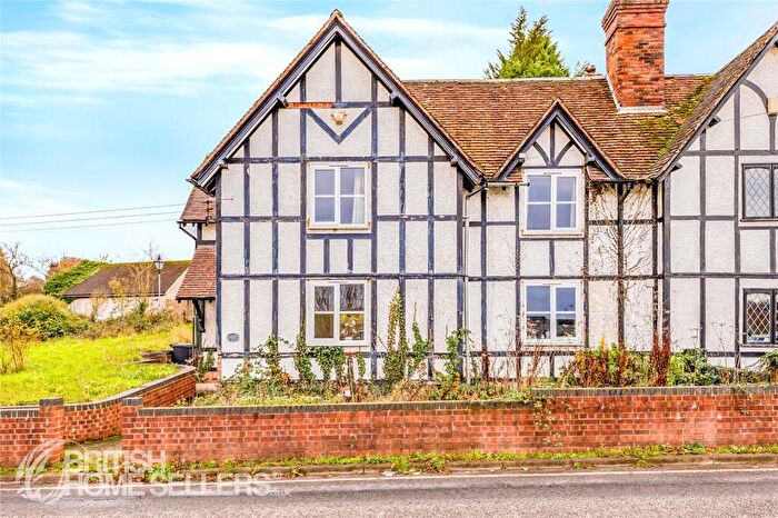 5 Bedroom Semi Detached House For Sale In Reading Road, Lower Basildon, Reading, Berkshire, RG8