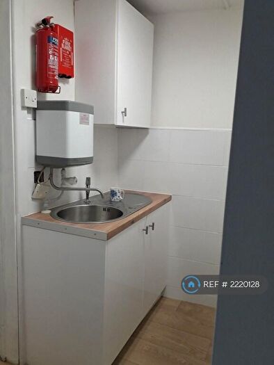 1 Bedroom Flat To Rent In High Street, Crediton, EX17
