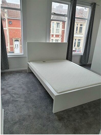 4 Bedroom Semi-Detached House To Rent In York Road, Bristol, BS5