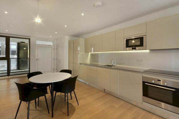 2 Bedroom Flat For Sale In Gabriel Walk, Elephant And Castle, SE1