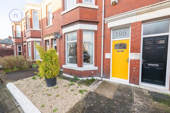 2 Bedroom Flat For Sale In Trewhitt Road, Heaton, NE6