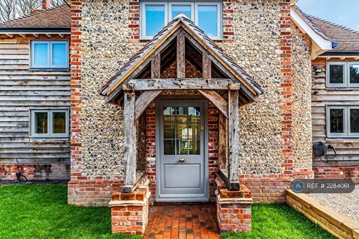 3 Bedroom Detached House To Rent In Collards Lane, Haslemere, GU27