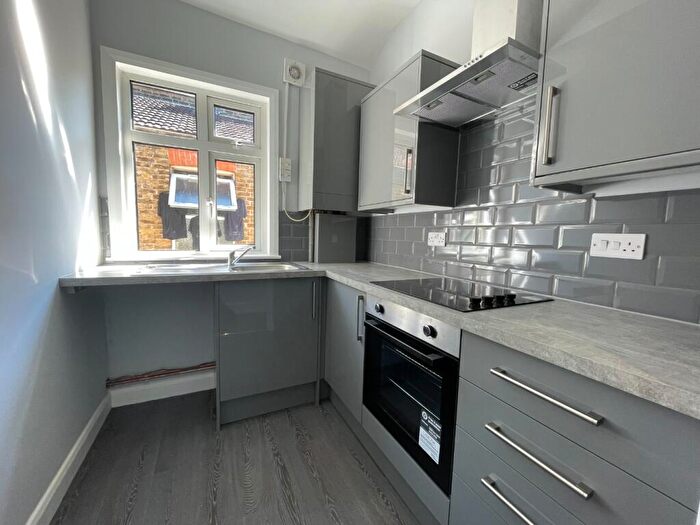 2 Bedroom Apartment To Rent In Salisbury Avenue, Westcliff-On-Sea, SS0