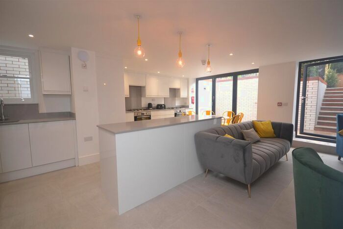 1 Bedroom Detached House To Rent In Alexandra Road, Reading, Berkshire, RG1