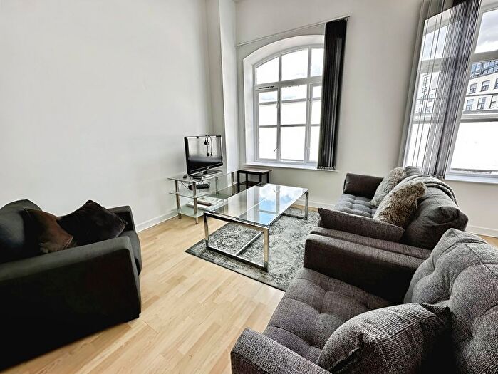 2 Bedroom Flat To Rent In North Street, Leeds, LS2