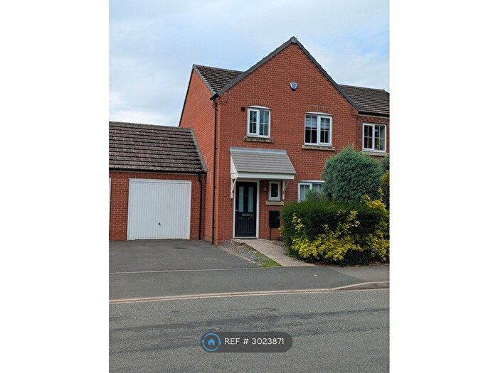 3 Bedroom Semi Detached House To Rent In Clensmore St, Kidderminster, DY10