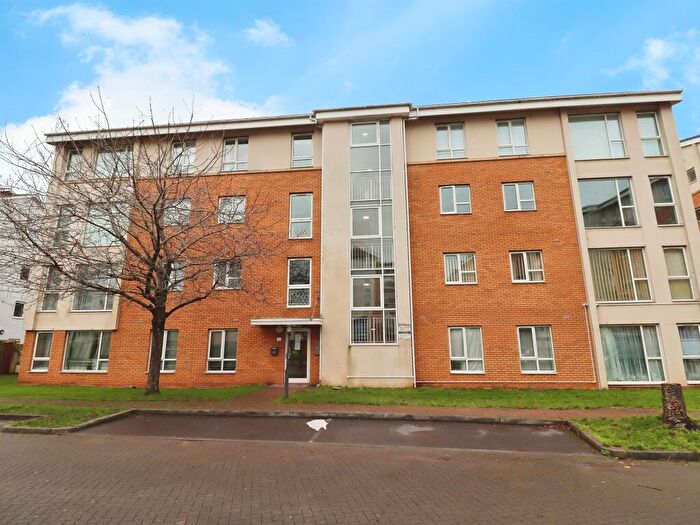 2 Bedroom Apartment For Sale In Reresby Court, Cardiff, CF10