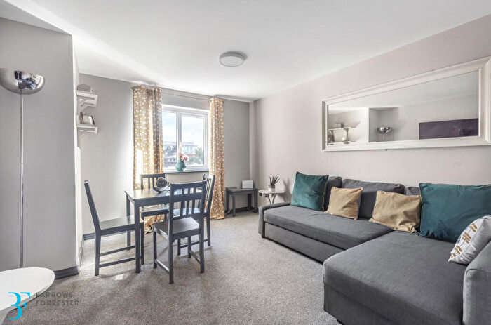 2 Bedroom Apartment To Rent In Chamberlain Court, Birmingham, B18