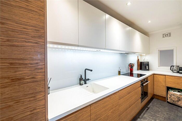 2 Bedroom Apartment For Sale In St. Aubyns, Hove, East Sussex, BN3