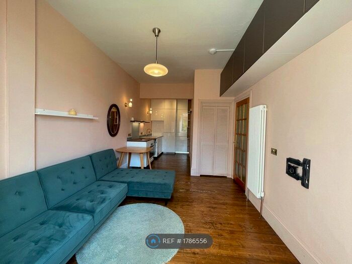 2 Bedroom Flat To Rent In Sloan Street, Edinburgh, EH6