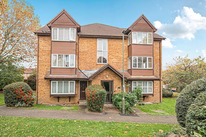 Studio To Rent In Pendragon Walk, West Hendon, NW9