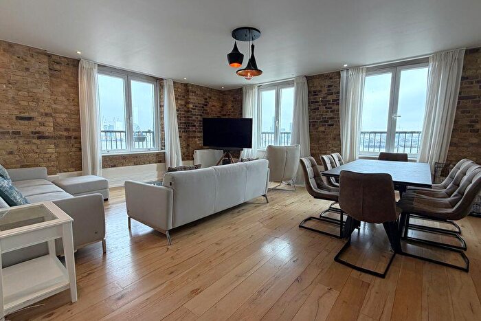 3 Bedroom Flat To Rent In Cubitt Wharf, Storers Quay, E14