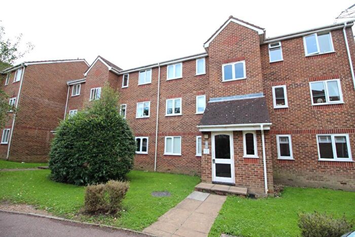 1 Bedroom Flat To Rent In Onyx House, Percy Gardens, Worcester Park, KT4
