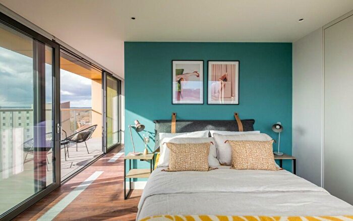 Studio To Rent In Victoria Way, Woking, Surrey, GU21