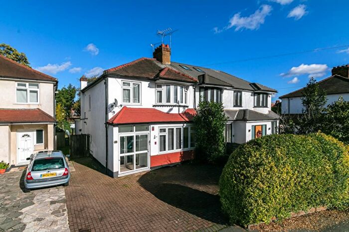 3 Bedroom Semi Detached House For Sale In Parsonage Lane, Enfield, EN2