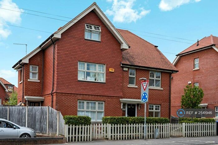 4 Bedroom Semi-Detached House To Rent In Castle Road, Salisbury, SP1