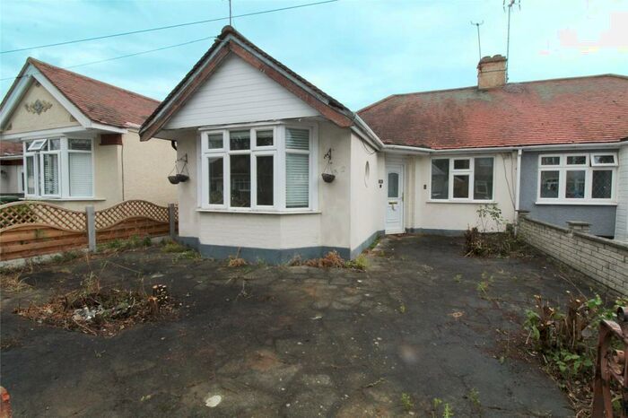 3 Bedroom Bungalow To Rent In Lyndale Avenue, Southend-On-Sea, Essex, SS2