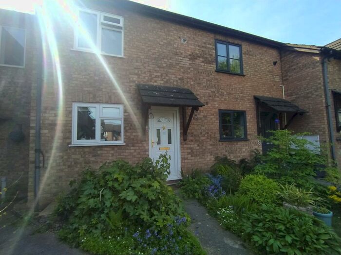 2 Bedroom House To Rent In Briar Close, Frome, BA11