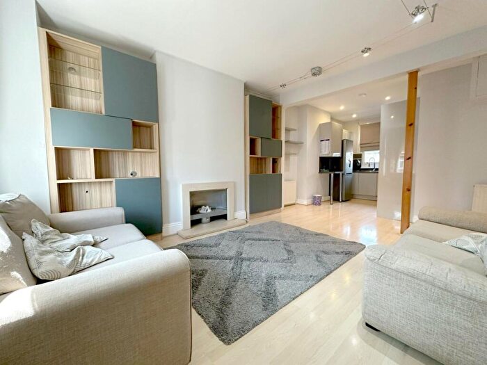 4 Bedroom Maisonette To Rent In Sandringham Road, Willesden, NW2