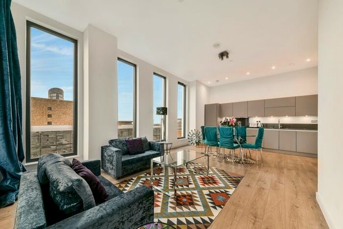 3 Bedroom Flat To Rent In Legacy Tower, Stratford Central, London, E15