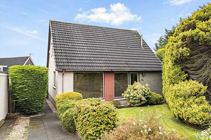 3 Bedroom Detached House For Sale In Oatlands Park, Linlithgow, EH49