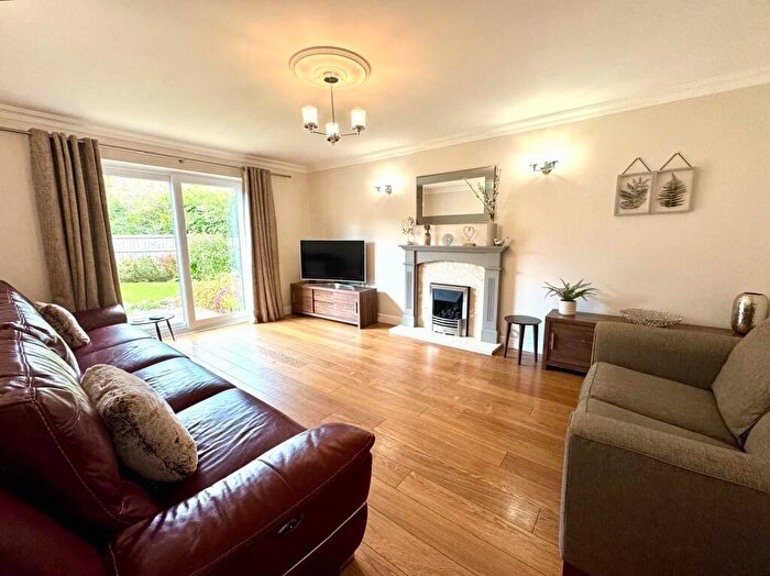 5 Bedroom Detached House For Sale In Capesthorne Drive, Haydon Wick, Swindon, SN25
