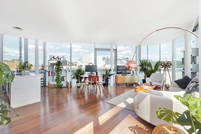 2 Bedroom Apartment To Rent In Great Eastern Street, EC2A