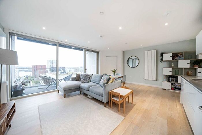 2 Bedroom Flat For Sale In Starboard Way, Royal Wharf, E16