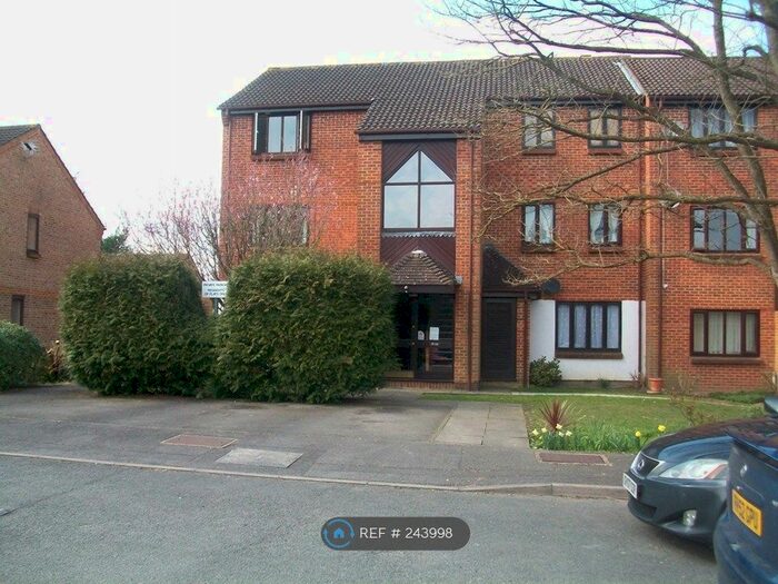 1 Bedroom Flat To Rent In Kilmington Close, Bracknell, RG12