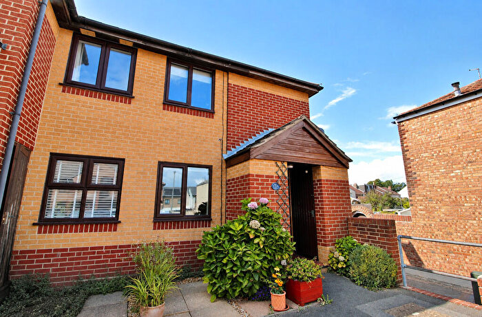 2 Bedroom End Of Terrace House For Sale In Morgan Road, Southsea, PO4