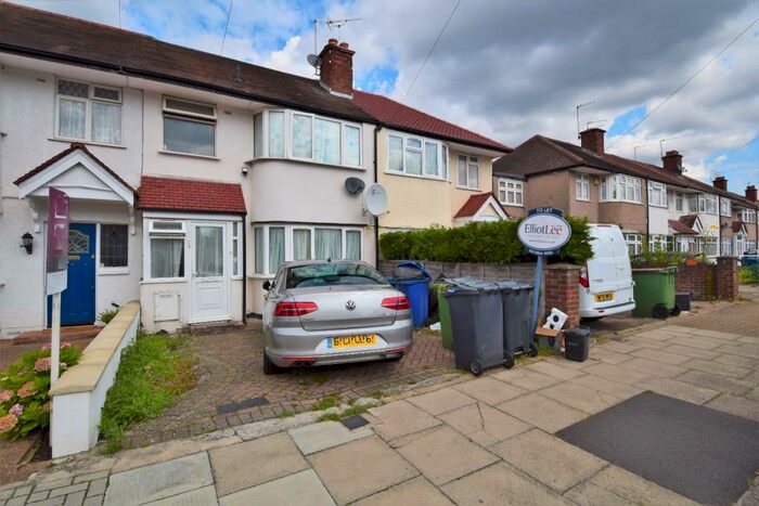 2 Bedroom Apartment To Rent In Leamington Crescent, Harrow, Greater London, HA2