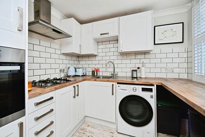 2 Bedroom Flat For Sale In Hova Villas, Hove, BN3