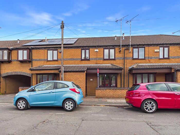 3 Bedroom Terraced House For Sale In City Road, DE1