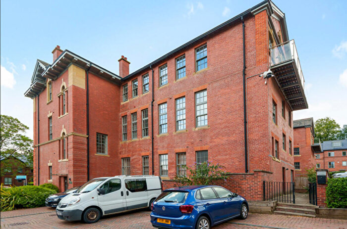 1 Bedroom Flat For Sale In Victoria Gardens, Hyde Park, Leeds, LS6