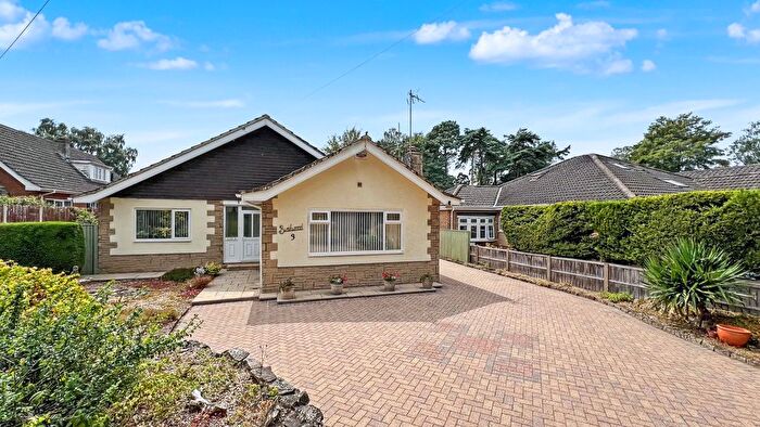 3 Bedroom Detached Bungalow For Sale In The Dell, Silica Lodge, Scunthorpe, DN17