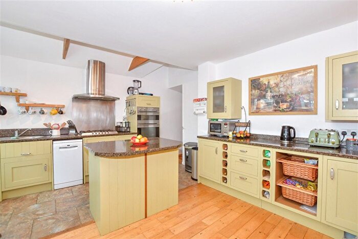 4 Bedroom Chalet For Sale In Royston Road, Bearsted, Maidstone, Kent, ME15