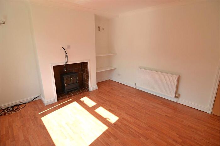 2 Bedroom Semi-Detached House For Sale In Glenwood Close, Little Sutton, Cheshire, CH66