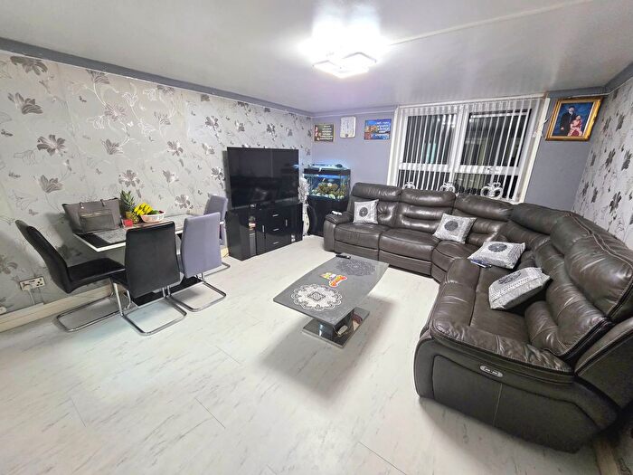 2 Bedroom Flat To Rent In Harrowden Court, Leicester, LE5