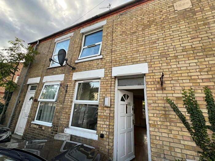 2 Bedroom Terraced House To Rent In Dogsthorpe Road, Peterborough, PE1