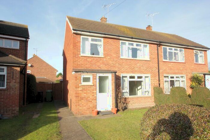 3 Bedroom Terraced House To Rent In Chobham, GU24
