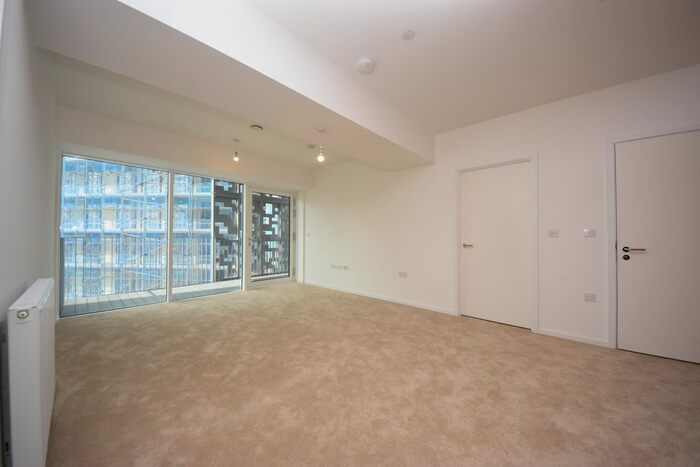 2 Bedroom Flat To Rent In Valentines House, Ilford, IG1