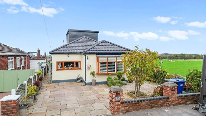 3 Bedroom Detached Bungalow For Sale In White Lodge Drive, Ashton-In-Makerfield, WN4