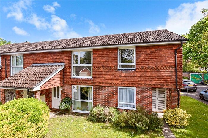 2 Bedroom Flat For Sale In Griffin Way, Bookham, Leatherhead, Surrey, KT23