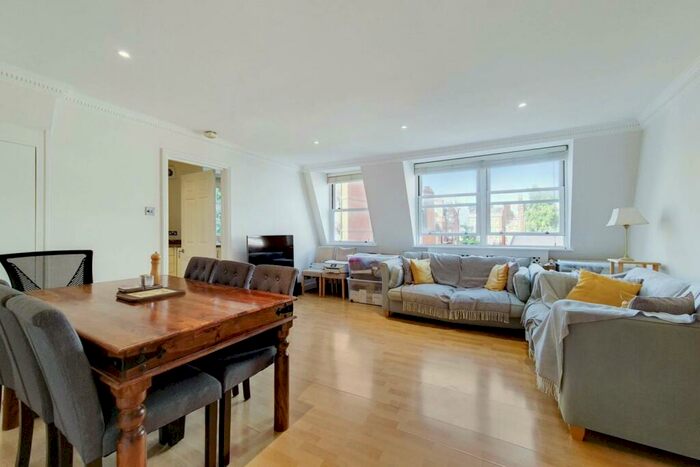 2 Bedroom Flat To Rent In Drayton Gardens, Chelsea, London, SW10