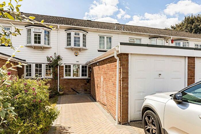 3 Bedroom Terraced House To Rent In Queensbridge Park, Isleworth, TW7