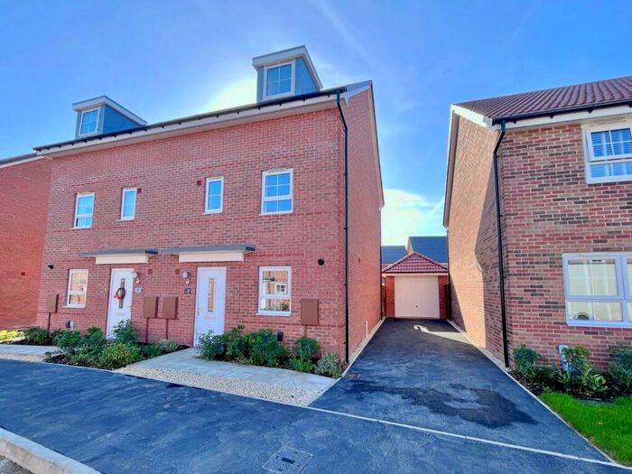 4 Bedroom Semi-Detached House To Rent In Lambs Down Lane, Nuneaton, CV11