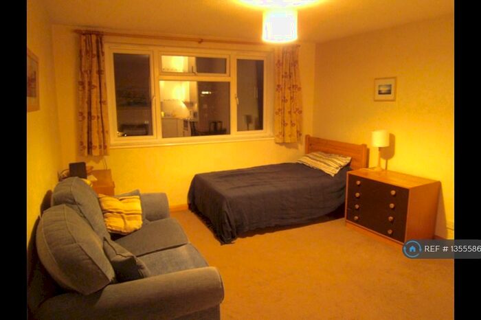 Studio To Rent In Brendon House, Sutton, SM2