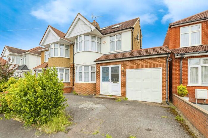 5 Bedroom Semi-Detached House For Sale In Kingshill Drive, Harrow, HA3