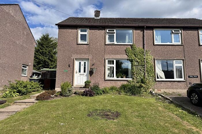 2 Bedroom House For Sale In Warmbrook Road, Chapel-En-Le-Frith, SK23