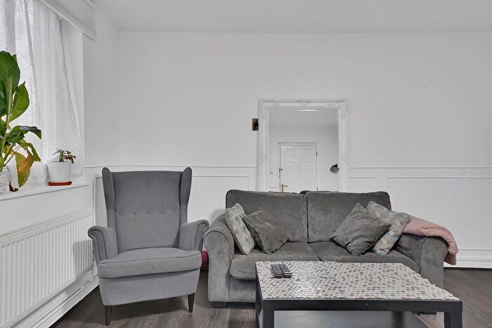 2 Bedroom Flat To Rent In Carnarvon Road, London, E15
